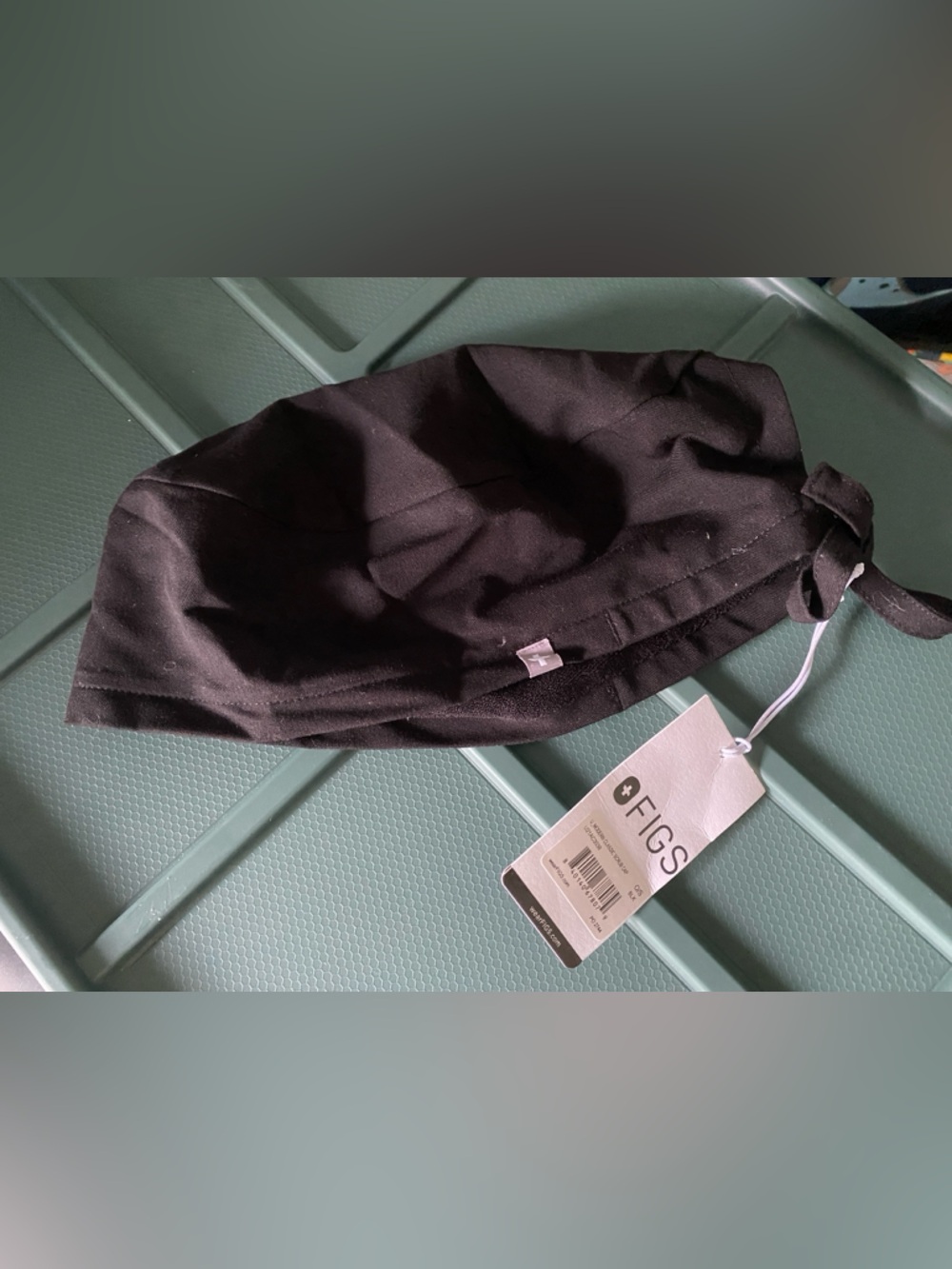 FIGS Black Tie-Back Scrub Cap